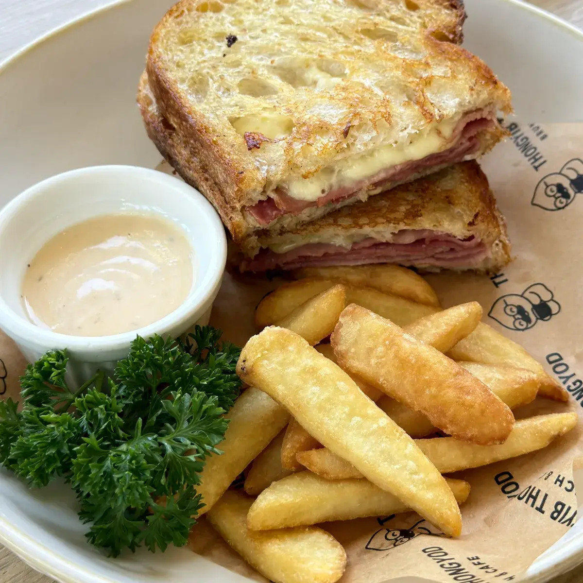 Ham & Cheese Sandwich da Thongyib Thongyod Brunch & Caffè, Ao Nang